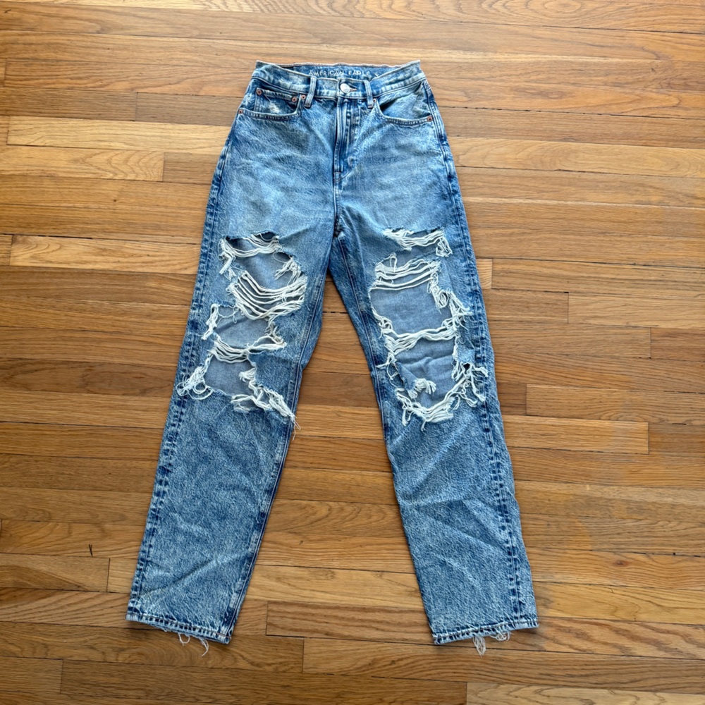 American Eagle Ripped Baggy Jeans